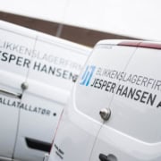 Bagende af servicevogn - "BLIKKENSLAGERFIRMA JESPER HANSEN ApS"